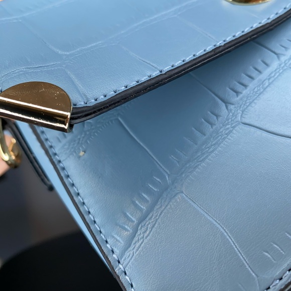 2-in-1 Blue Detachable Cross-Body Purse with Gold Chain/details | Red Interior - Picture 10 of 17